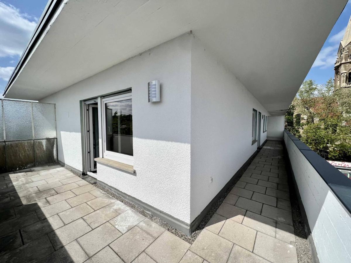 Nujen- Hotel Und Apartment Stuttgart Zuffenhausen エクステリア 写真