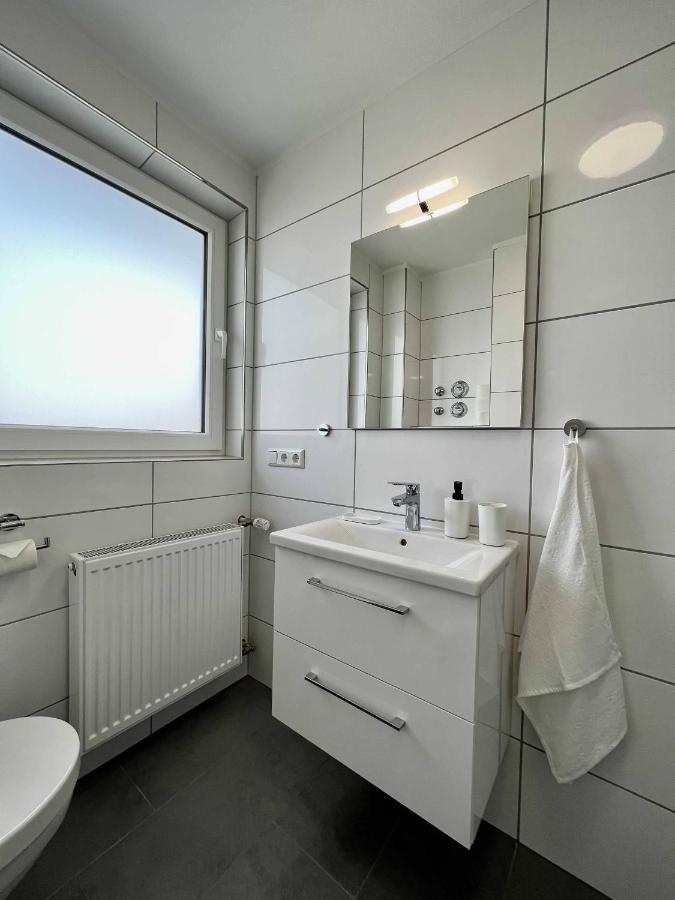 Nujen- Hotel Und Apartment Stuttgart Zuffenhausen エクステリア 写真
