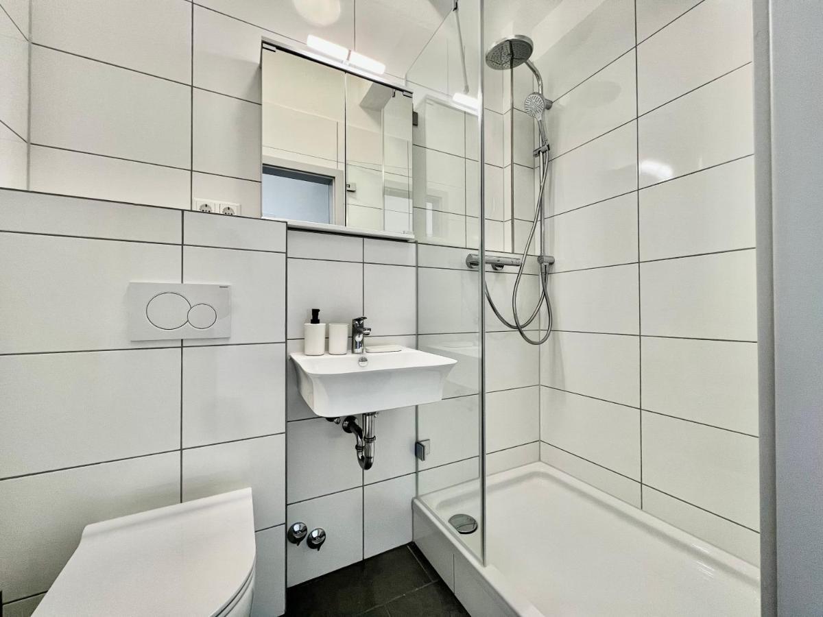 Nujen- Hotel Und Apartment Stuttgart Zuffenhausen エクステリア 写真